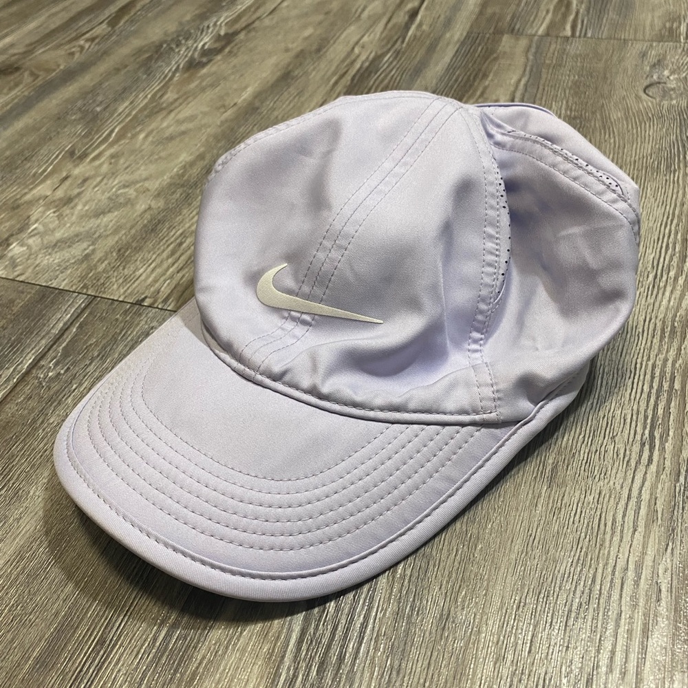(Sold) Nike womens hat.